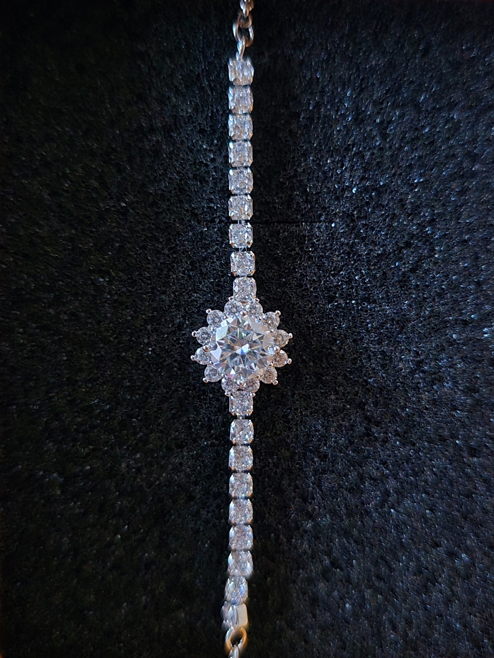**Get It while the gettin's good**
2 Carat Moissanite Bracelet
